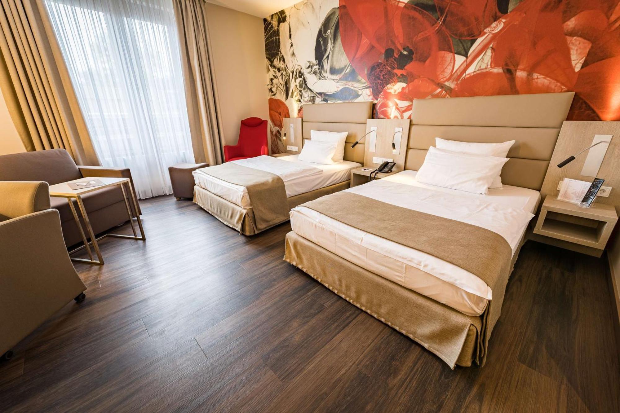 First Inn Hotel Zwickau Bagian luar foto
