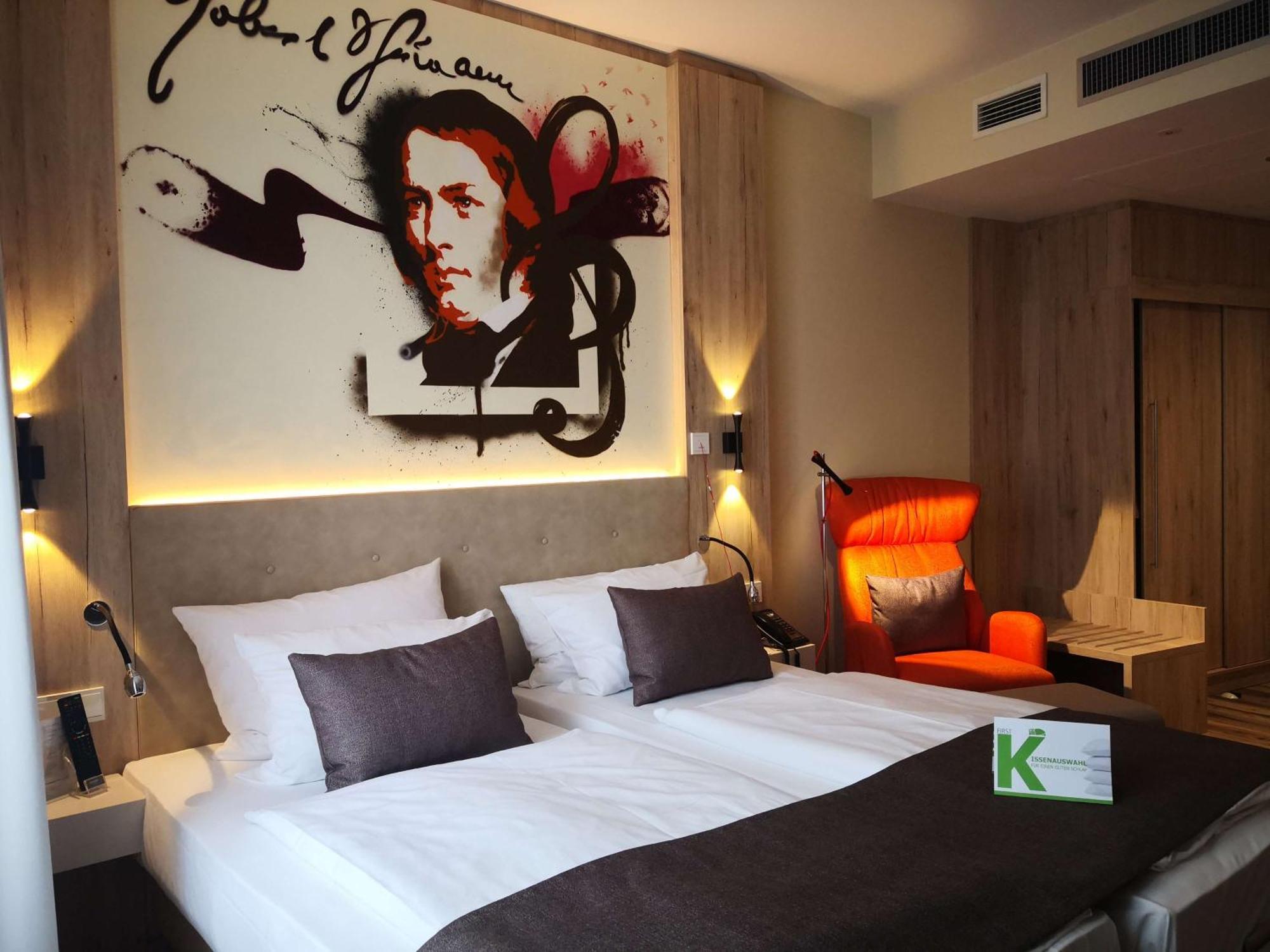 First Inn Hotel Zwickau Bagian luar foto