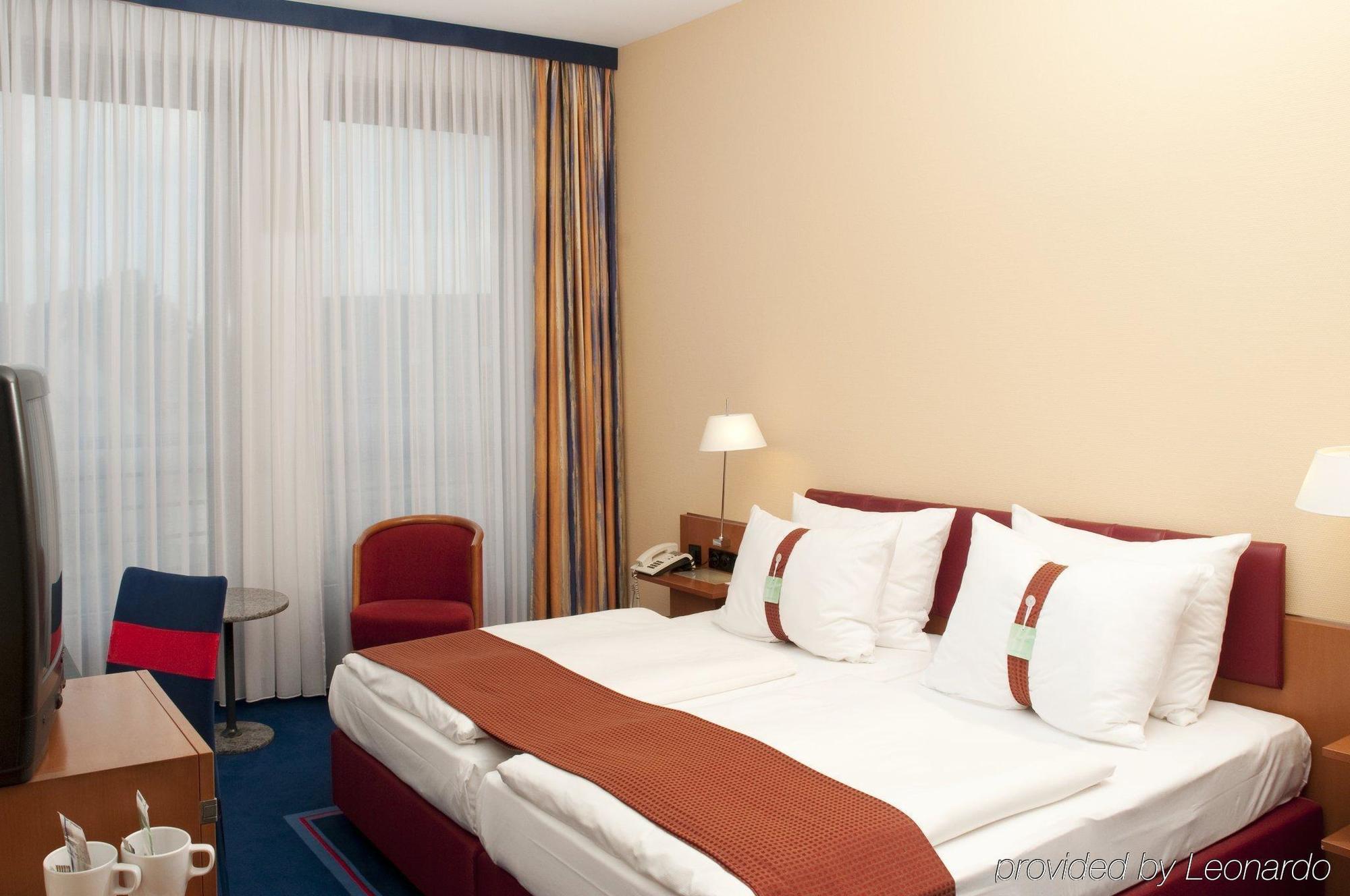 First Inn Hotel Zwickau Ruang foto